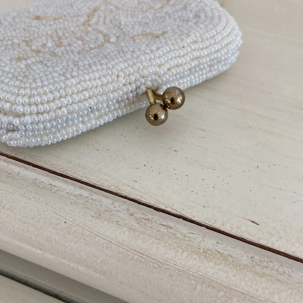classic vintage white beaded change coin purse